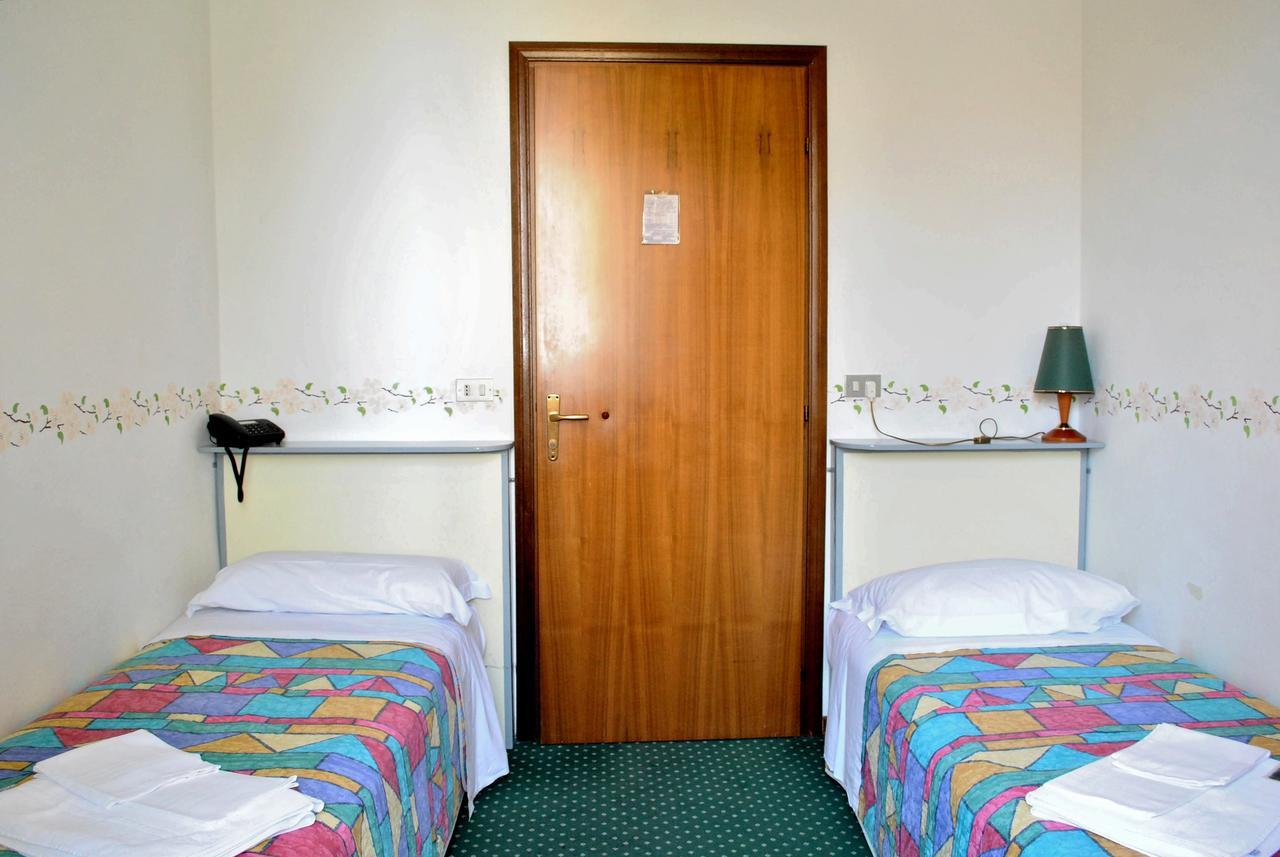 La Lanterna Di Guiglia Hotel Ngoại thất bức ảnh