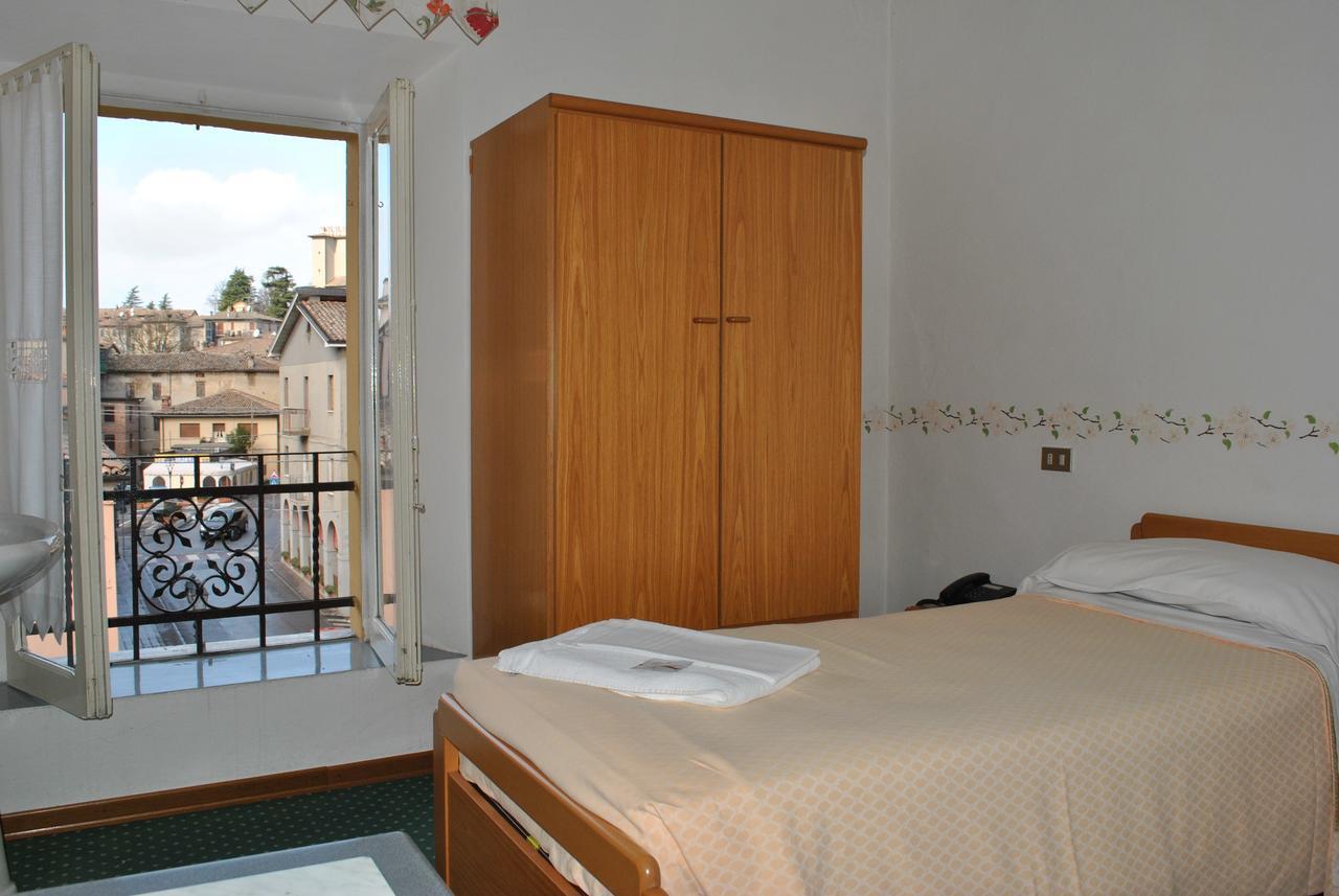 La Lanterna Di Guiglia Hotel Ngoại thất bức ảnh